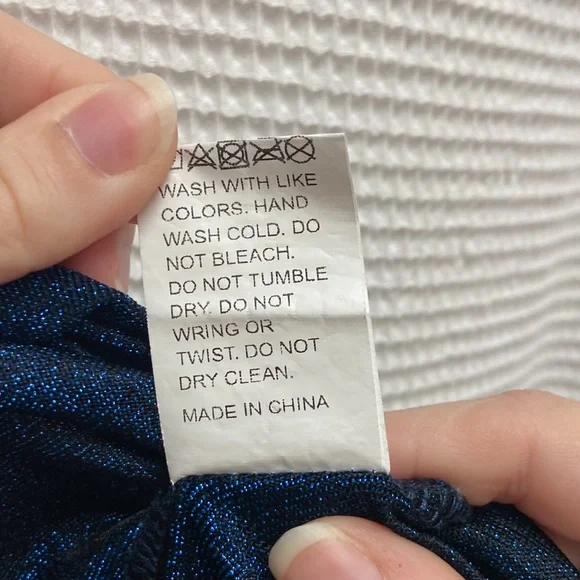 SHEIN women’s off shoulder cropped glitter long-sleeve. Size medium/US 6. - Picture 9 of 12